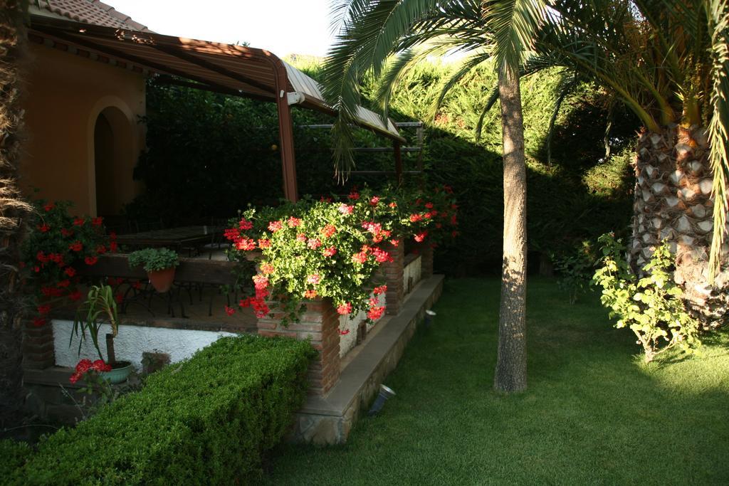 Residence Villa Rosi Laureana Cilento Rum bild