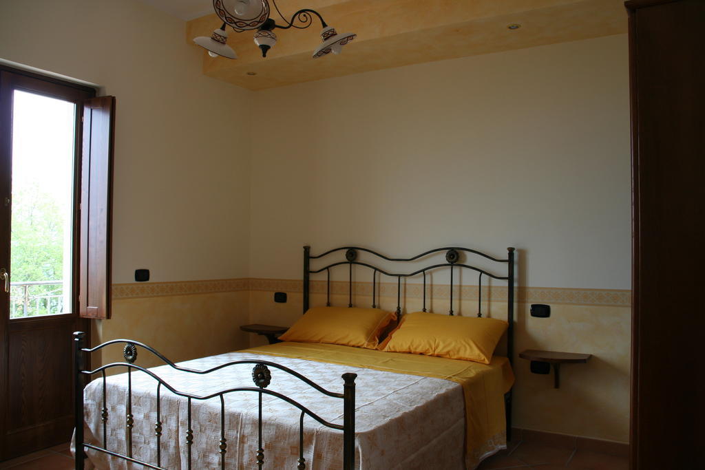 Residence Villa Rosi Laureana Cilento Rum bild
